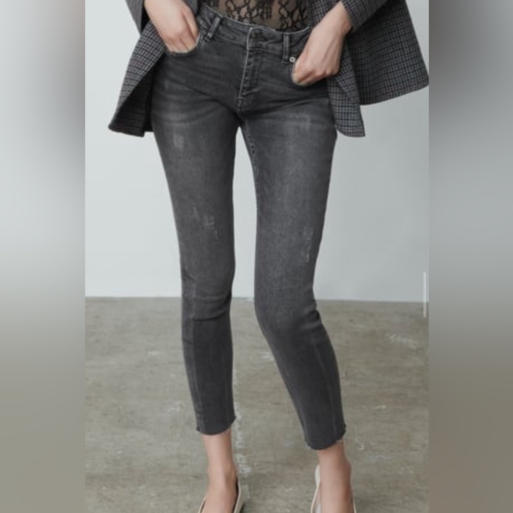 ZARA ZW PREMIUM '80S SKINNY JEANS -Size: 2 (24)